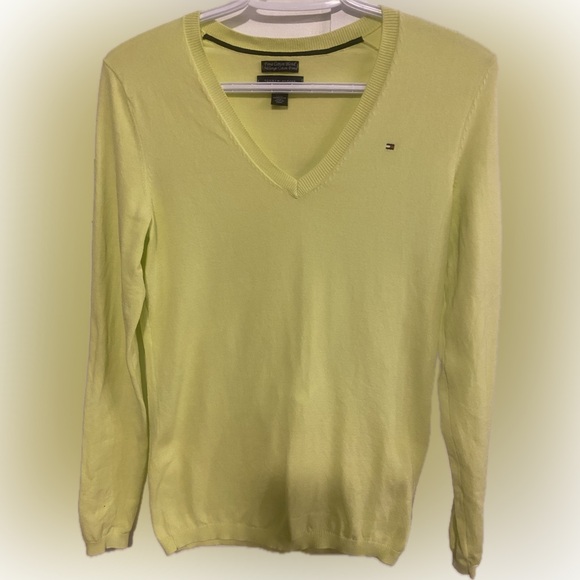 Tommy Hilfiger - Picture 1 of 3